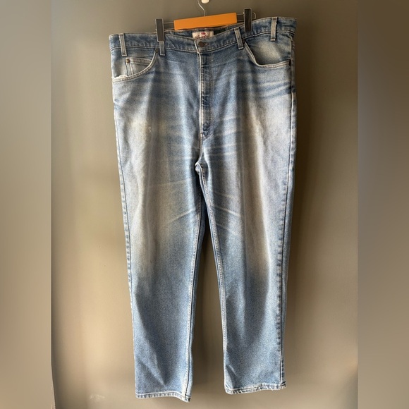 Signature Levi Strauss flex, W44xL32 men’s light washed straight leg denim jean. - Picture 2 of 8
